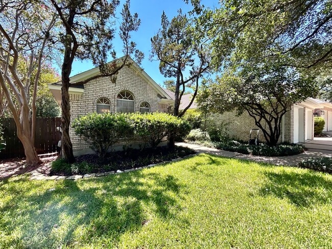 Building Photo - Beautiful 4 Bedroom, 2 Bathroom Home for R...