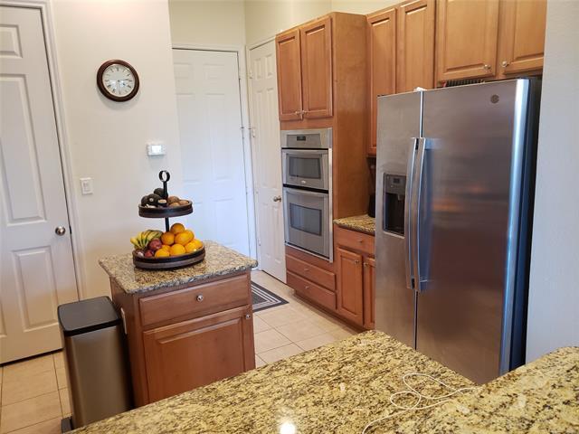 Foto del edificio - 1205 Lake Vista Ln