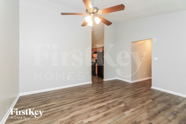 Foto del edificio - 6911 Hickory Log Rd