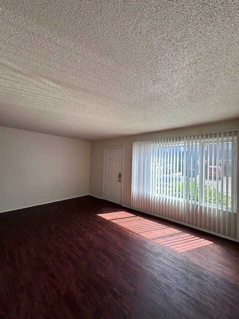 Foto del edificio - First Floor One Bedroom Unit Near Transportation