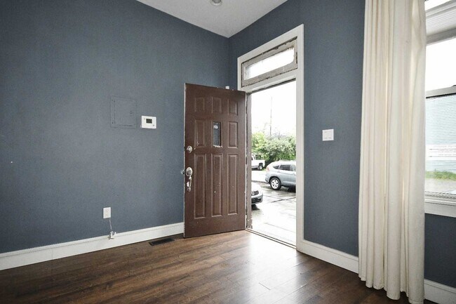 Foto del edificio - 1606 Bingham St