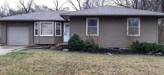 Foto del edificio - COMING SOON!! 3 bed, 2 bath Newly Remodeled