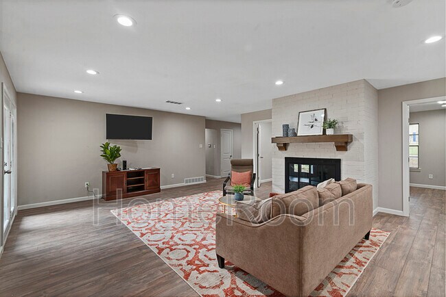 Foto del edificio - 1605 Meadowlane Terrace