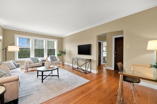 Building Photo - 1011 Hull Terrace Unit 2-3