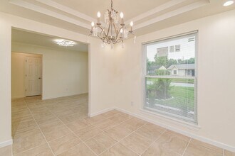 Building Photo - 5003 Denoron Dr