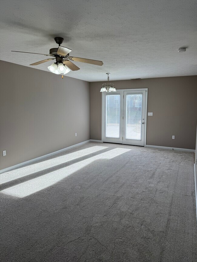 Foto del edificio - 114 Cortland Ct