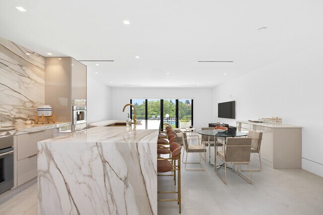 Foto del edificio - 3474 S Ocean Blvd