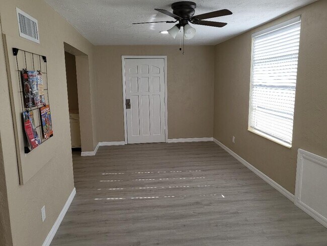 Florida room - 2451 Canadian Way