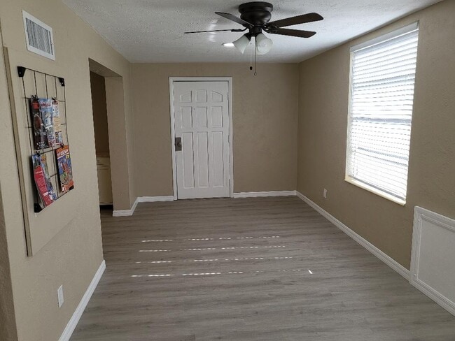 Florida room - 2451 Canadian Way