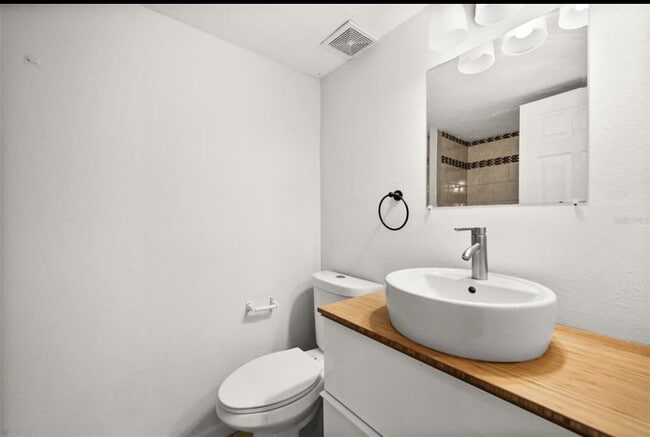 Building Photo - 2938 Clark Rd