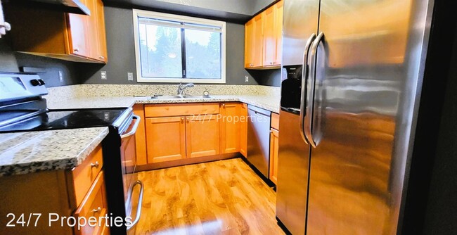 Building Photo - 3 br, 2 bath House - 1330 SE Beaver Creek ...