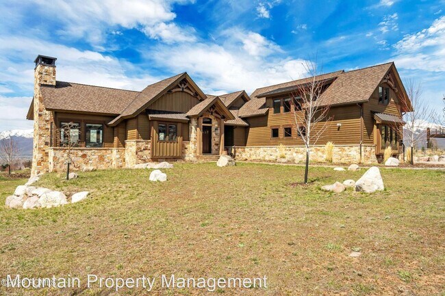 Foto del edificio - 4 br, 6 bath House - 1075 N. Oquirrh Mount...