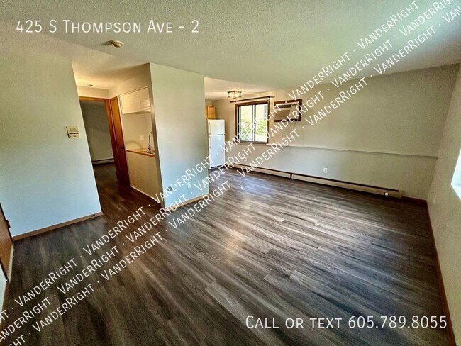 Building Photo - 425 S Thompson Ave