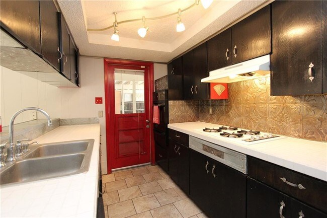 Building Photo - 4706 Sagebrush Cir
