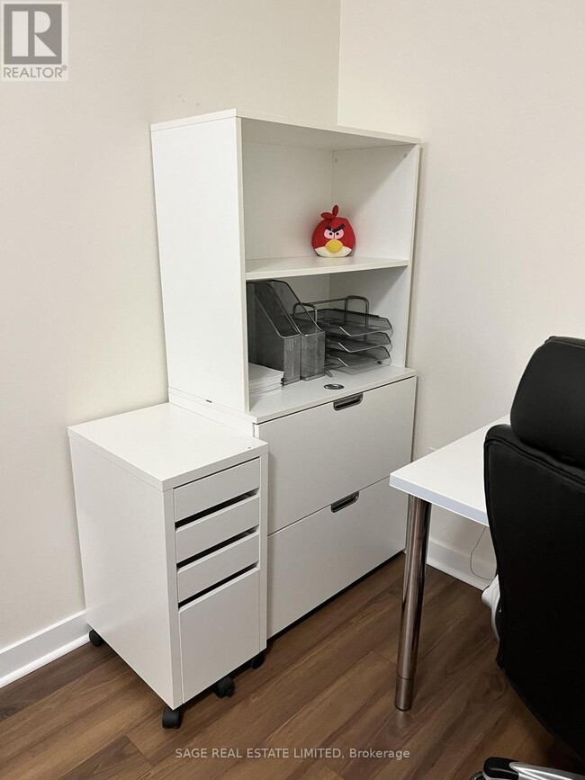 Photo du bâtiment - 3975 Grand Park Dr