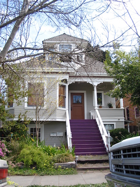 Front of building - 1534 Benton St