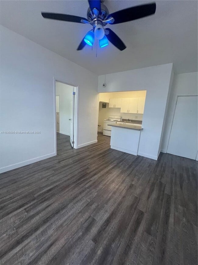 Foto del edificio - 2300 W Flagler St