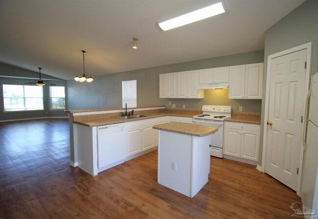 Building Photo - 386 Mizzen Ln