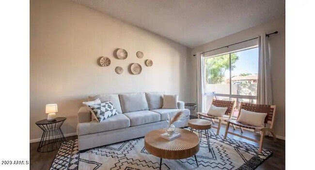 Foto del edificio - 5111 W Carol Ave