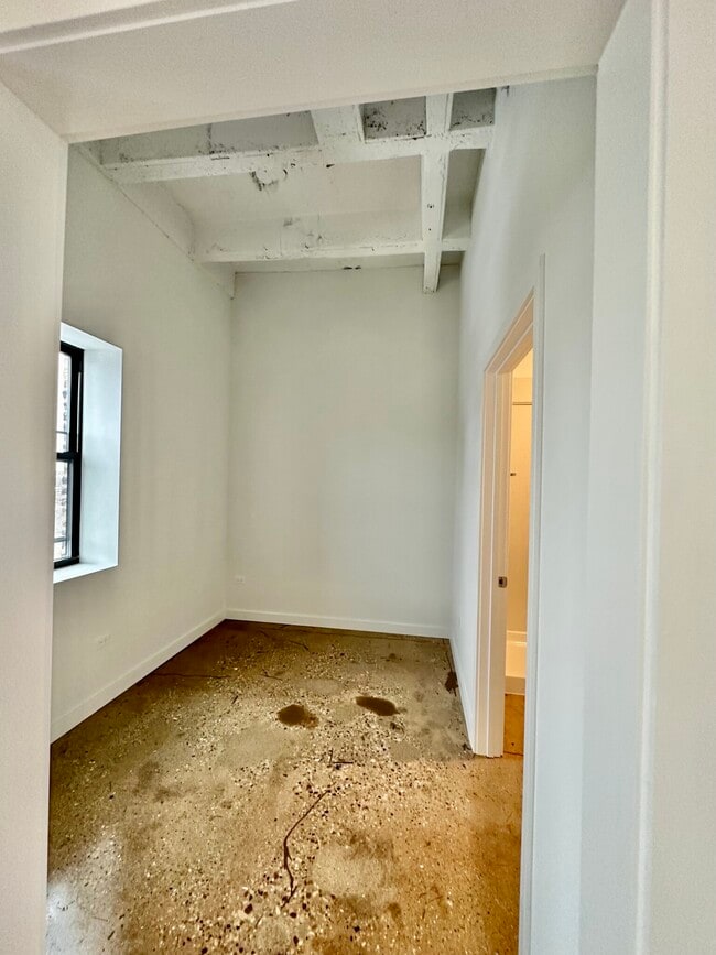 Building Photo - 1049 Lawrence