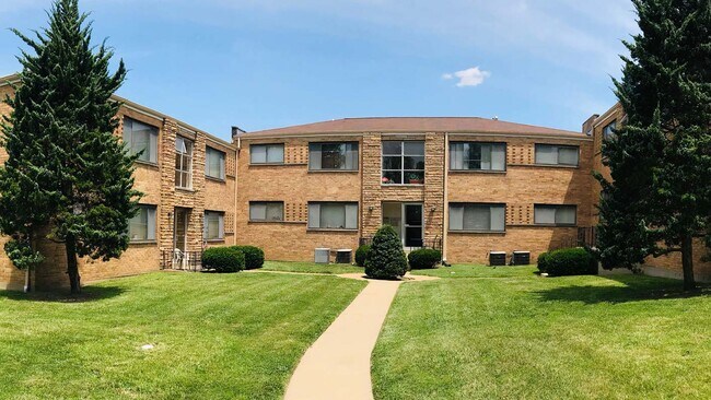 Building Photo - 8535 Titchfield Ct