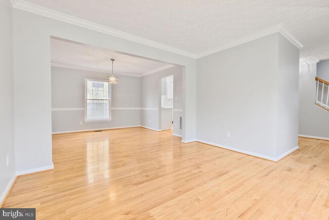 Building Photo - 7802 Shallowbrook Ct