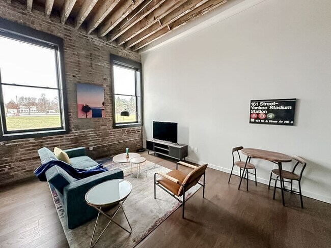 Foto del edificio - 403 W 4th St N