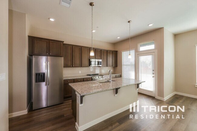 Foto del edificio - 3036 Whitetail Ln