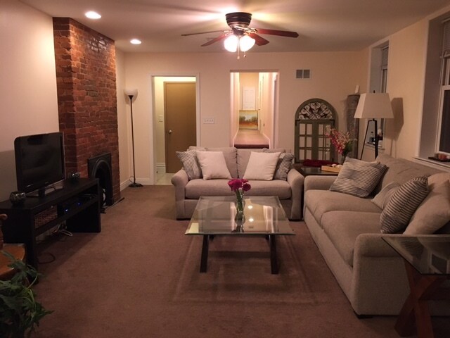 Living area and hall to bedrooms - 2306 E Carson St