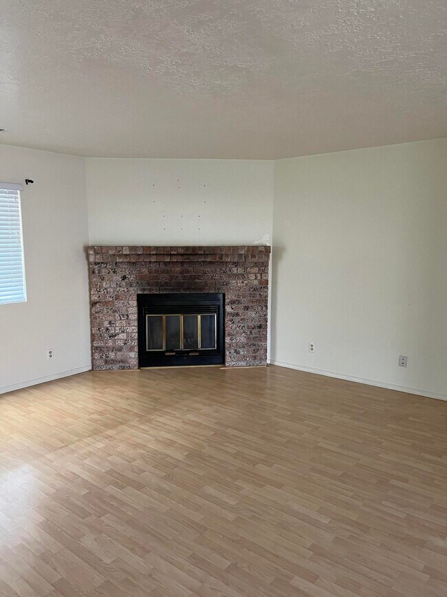 Foto del edificio - 716 Longhorn Rd SE