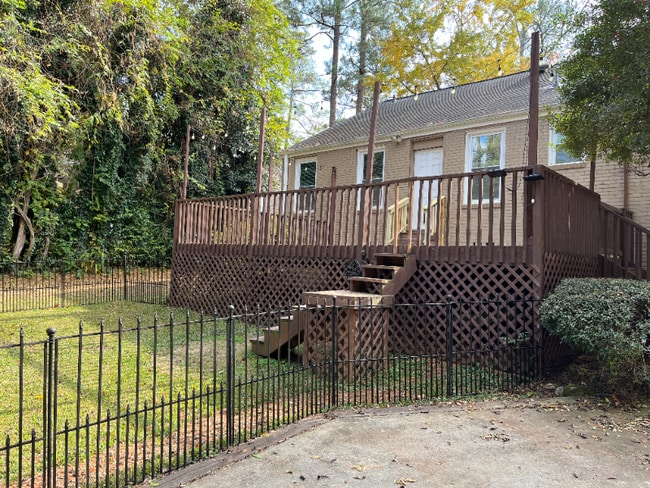 Building Photo - 3089 Highpoint Dr