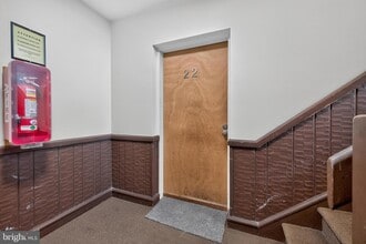 Building Photo - 1001 White Oak Rd