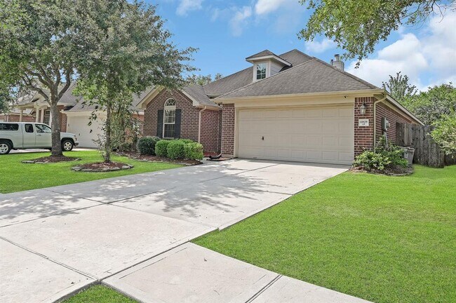 Building Photo - 11808 White Water Bay Dr
