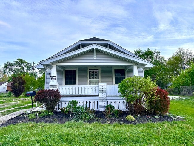 Building Photo - 1237 E Johns Ave