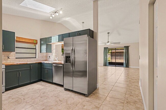 Foto del edificio - 3695 Brentwood Ct