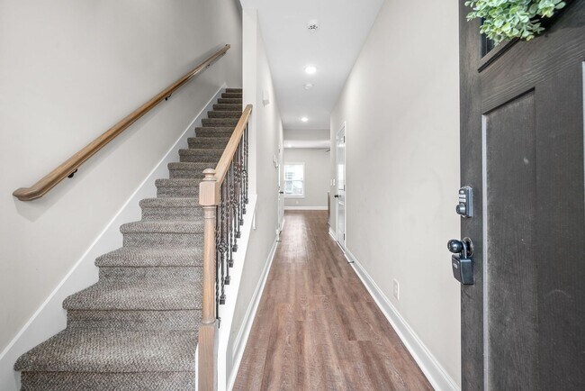 Building Photo - 318 Fallow Cir