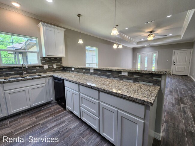 Building Photo - 3 br, 2 bath House - 3550 Pradice St
