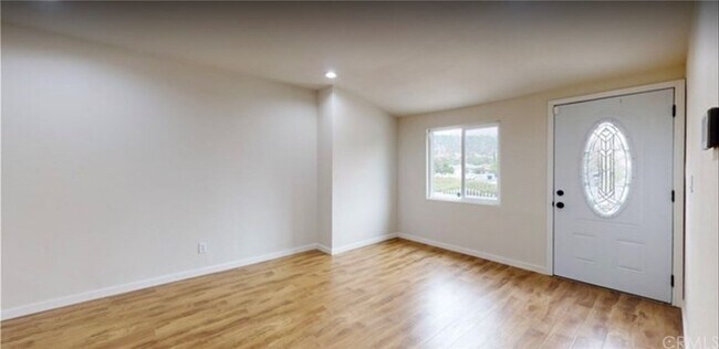 Building Photo - 1214 Hansen Ave