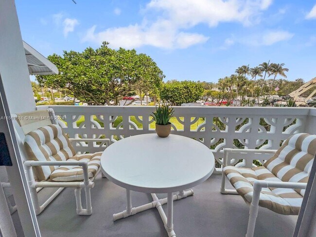Building Photo - 2840 S Ocean Blvd