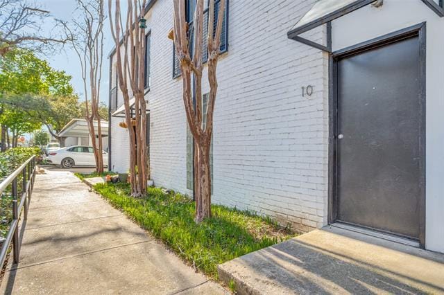 Building Photo - 4242 Buena Vista St