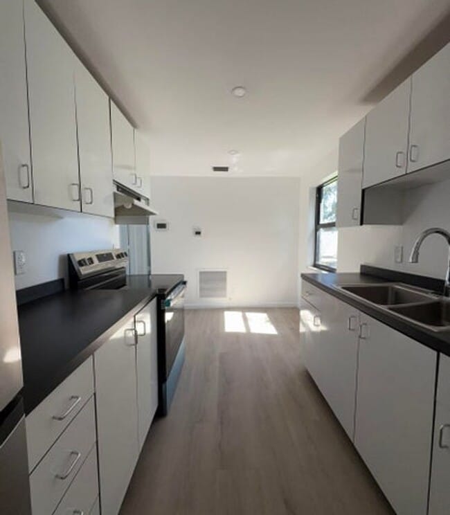 Foto del edificio - 212 NW 11th Ave