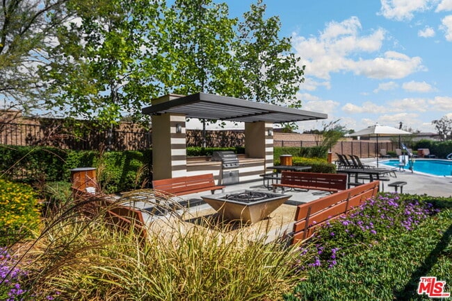 Building Photo - 746 Farrier Wy