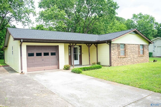 Building Photo - 3808 Timbercrest Dr NW
