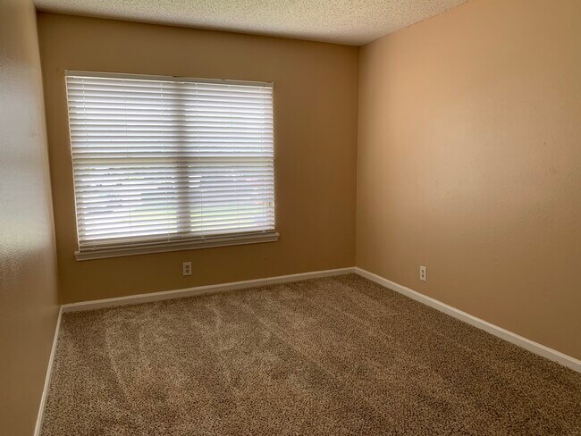 Foto del edificio - 3753 Candlebluff Dr