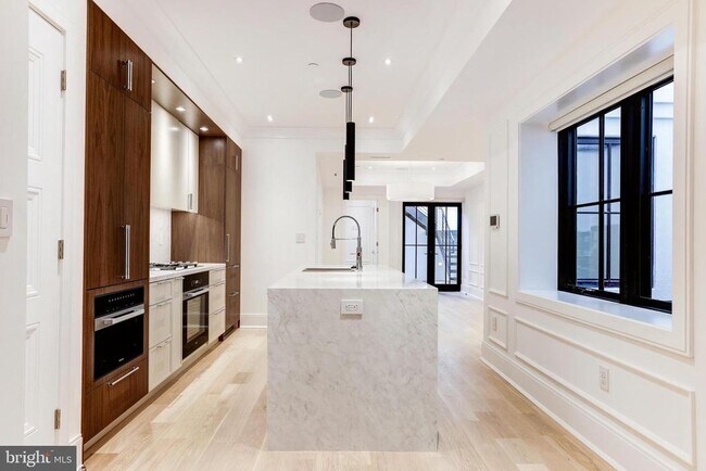 Foto del edificio - 1451 Q St NW