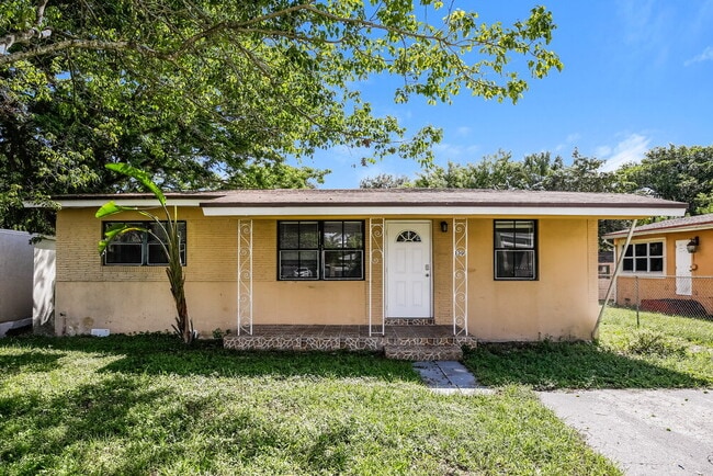 Building Photo - 130 NW 13th Ave