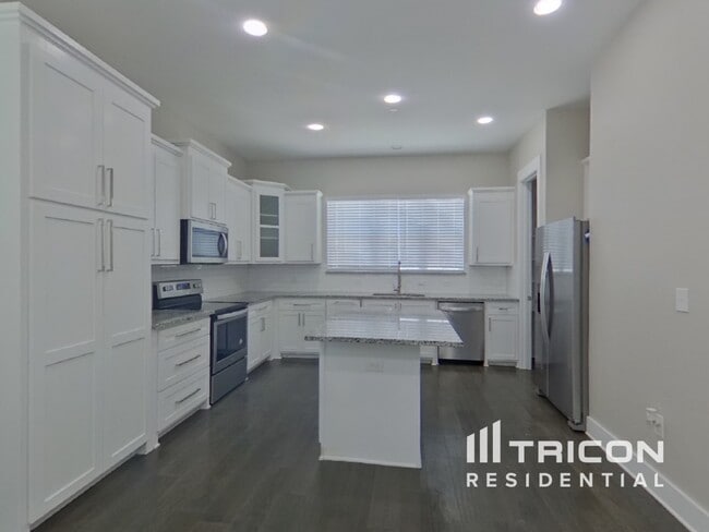 Building Photo - 209 S Village Way