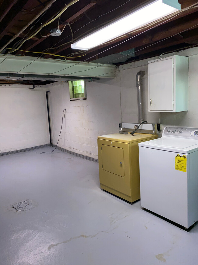 Building Photo - 236 Highland Ave