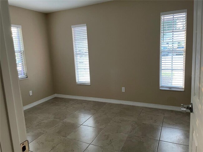 Building Photo - 8120 Puffin Dr