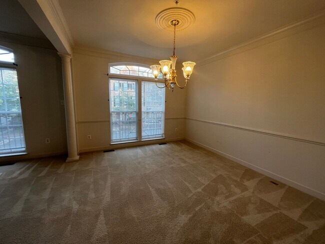 Photo - Stunning 3 Bedroom Townhouse in Upper Marl...